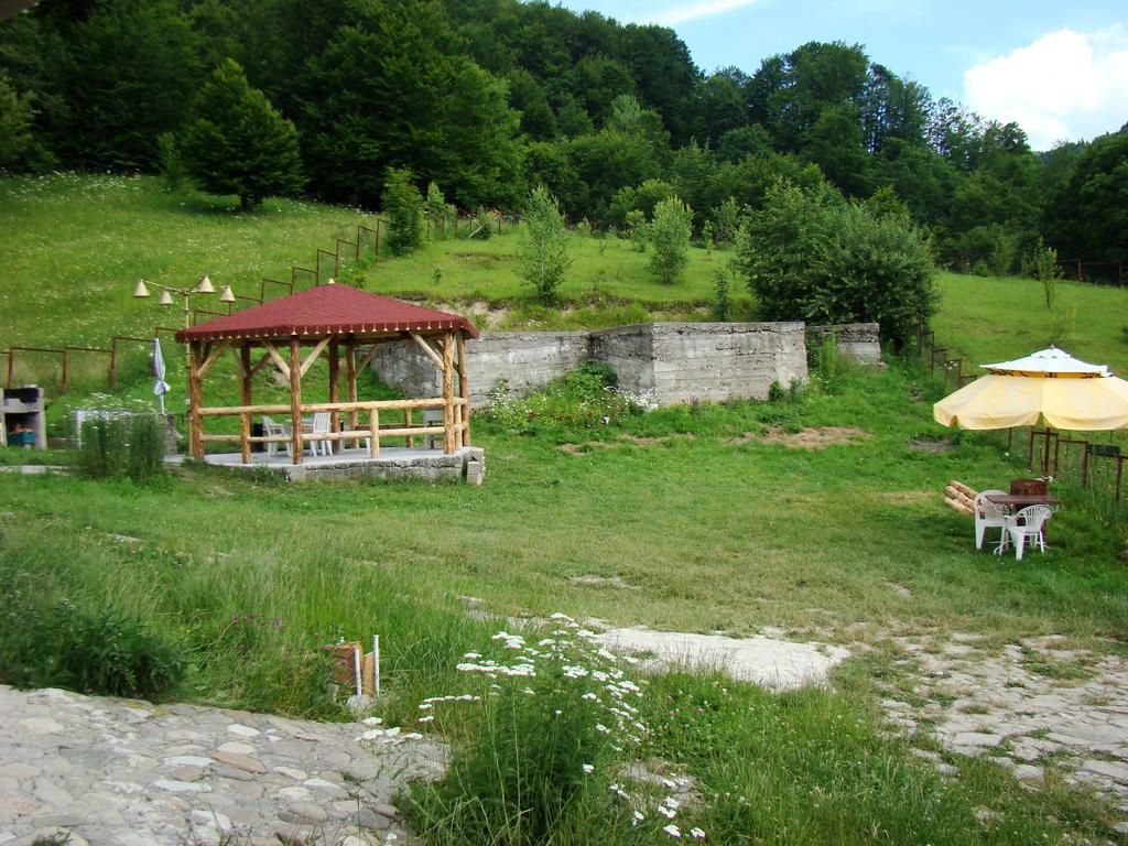 Barlogul Ursilor Lepsa Hotel Exterior foto